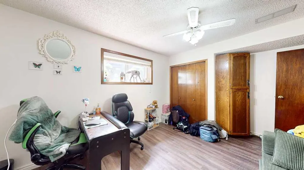 1145 & 1147 Yuill Street SE Medicine Hat AB T1A0Z4