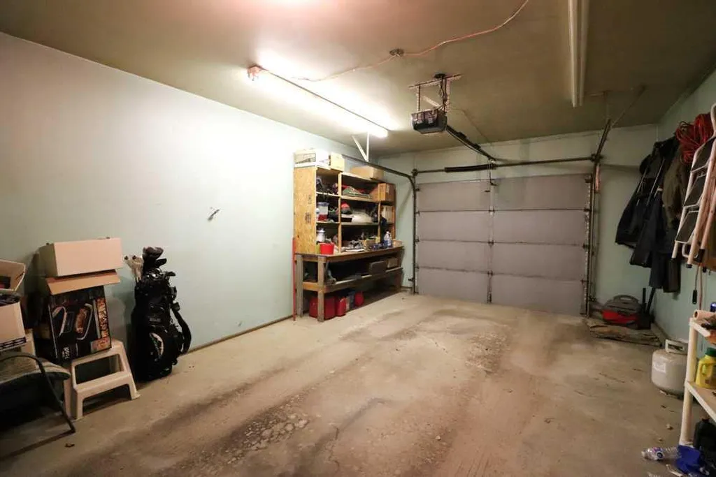 1145 & 1147 Yuill Street SE Medicine Hat AB T1A0Z4