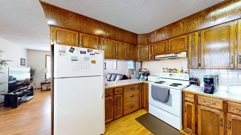 1145 & 1147 Yuill Street SE Medicine Hat AB T1A0Z4