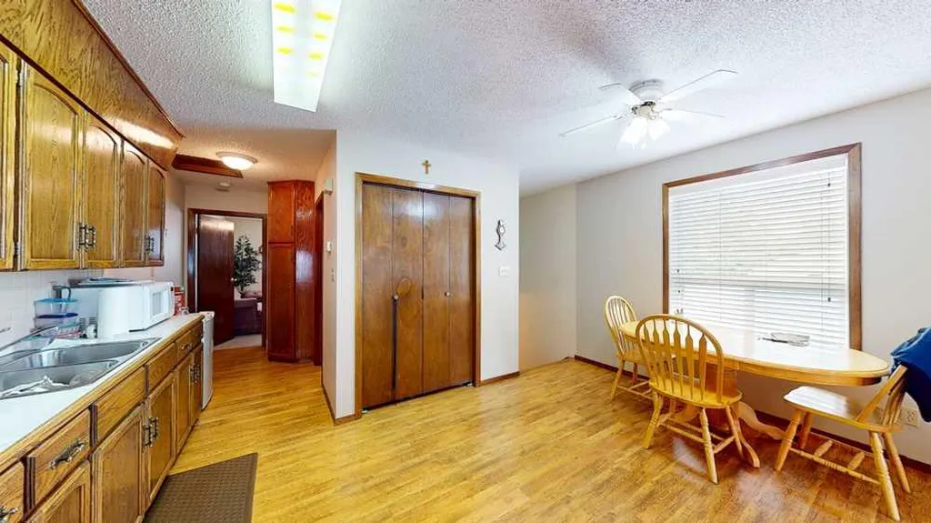 1145 & 1147 Yuill Street SE Medicine Hat AB T1A0Z4