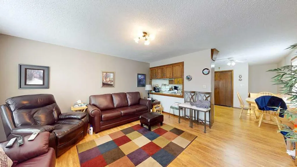 1145 & 1147 Yuill Street SE Medicine Hat AB T1A0Z4