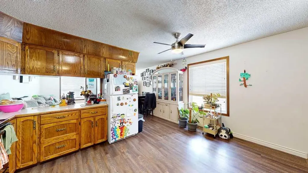 1145 & 1147 Yuill Street SE Medicine Hat AB T1A0Z4