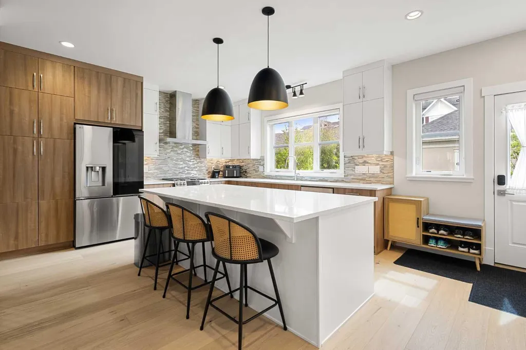 3804 Sarcee Road SW Calgary AB T3E 7W9