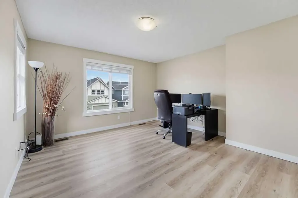 145 Sunset Manor Cochrane AB T4C 0N2