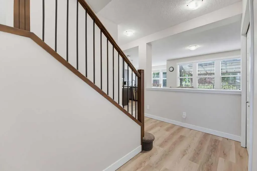 145 Sunset Manor Cochrane AB T4C 0N2