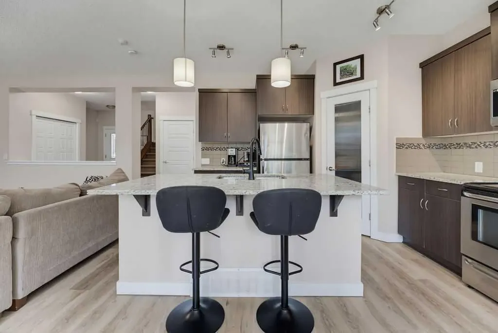 145 Sunset Manor Cochrane AB T4C 0N2