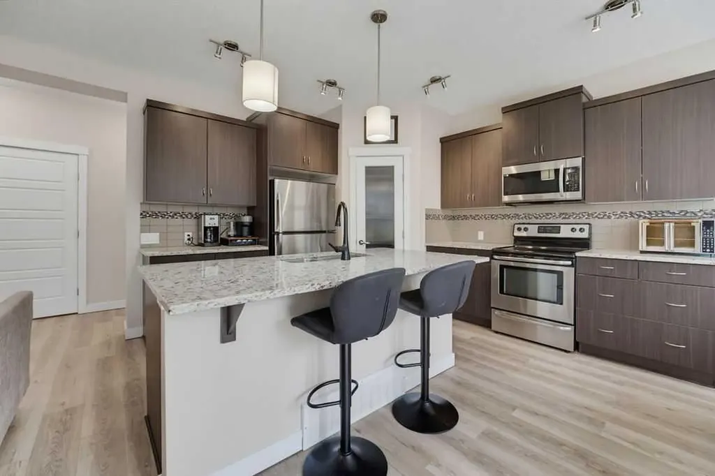 145 Sunset Manor Cochrane AB T4C 0N2