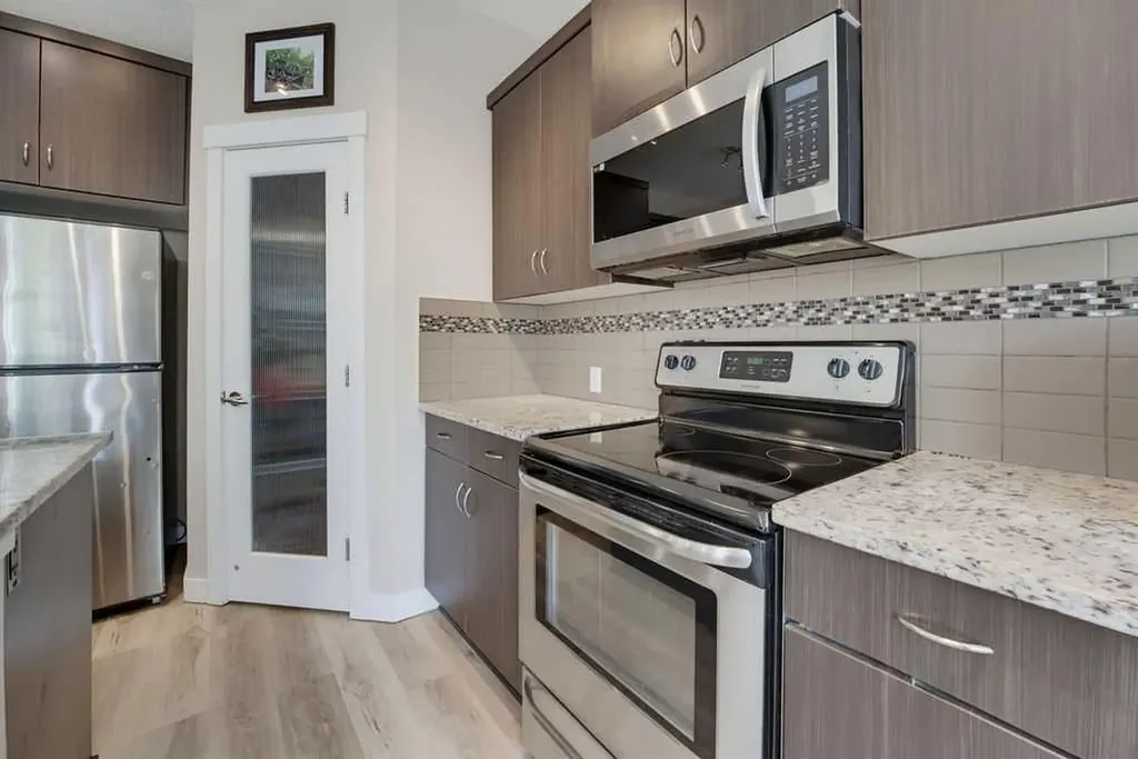145 Sunset Manor Cochrane AB T4C 0N2