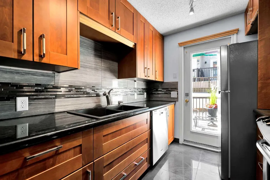 1515 23 Avenue SW Calgary AB T2T0T8