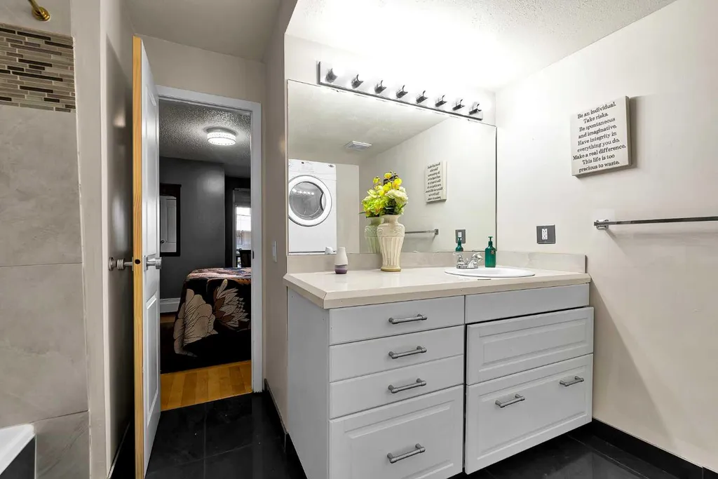 1515 23 Avenue SW Calgary AB T2T0T8
