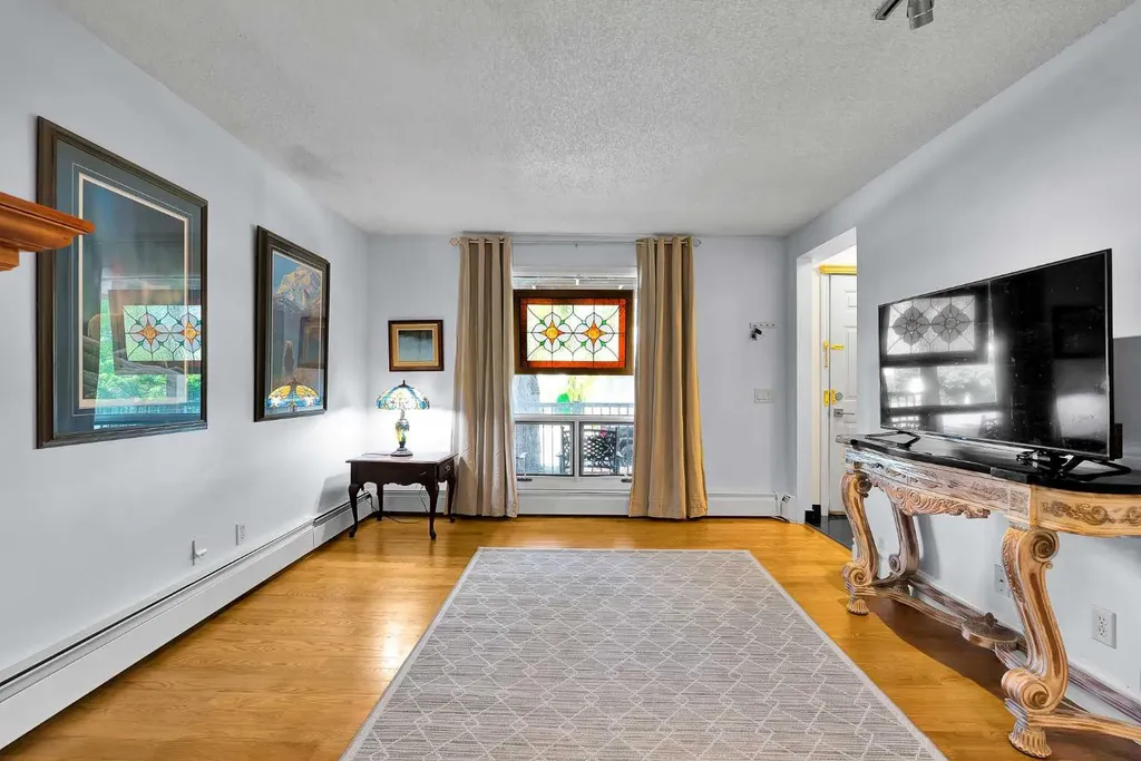 1515 23 Avenue SW Calgary AB T2T0T8