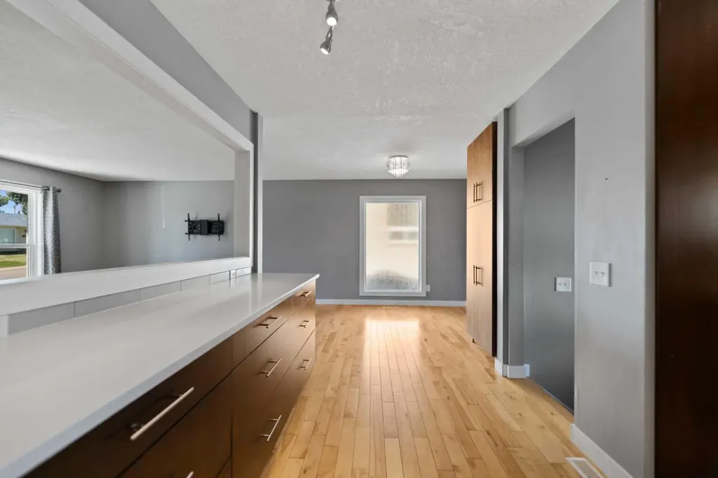 136 Maitland Drive NE Calgary AB T2A 5A5