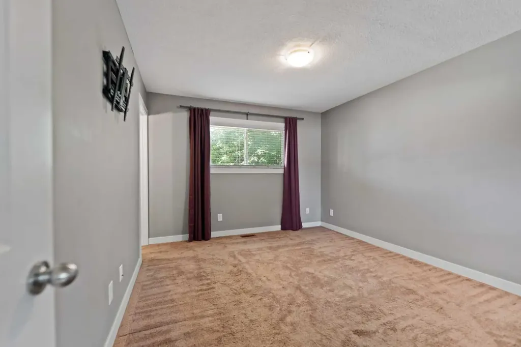 136 Maitland Drive NE Calgary AB T2A 5A5