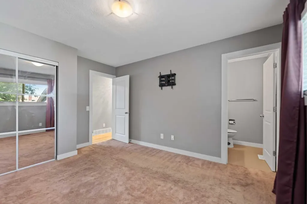 136 Maitland Drive NE Calgary AB T2A 5A5