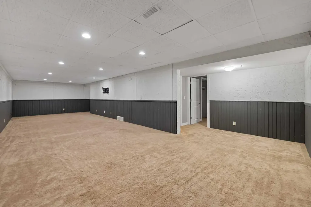 136 Maitland Drive NE Calgary AB T2A 5A5