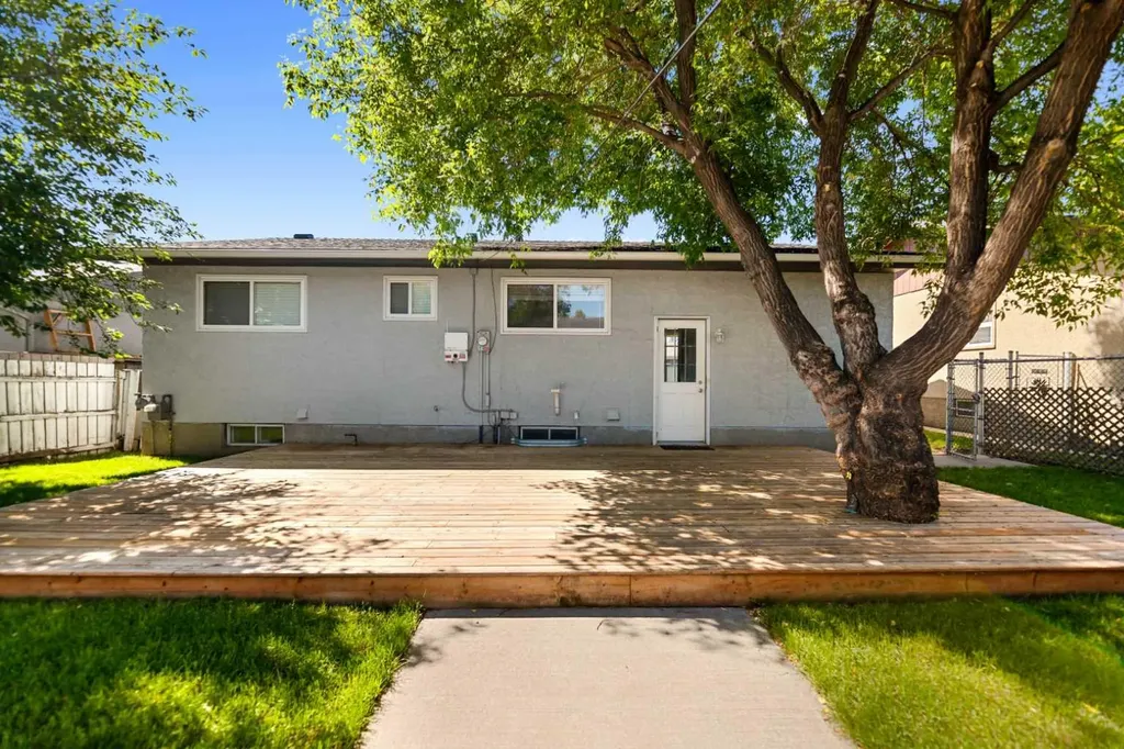 136 Maitland Drive NE Calgary AB T2A 5A5