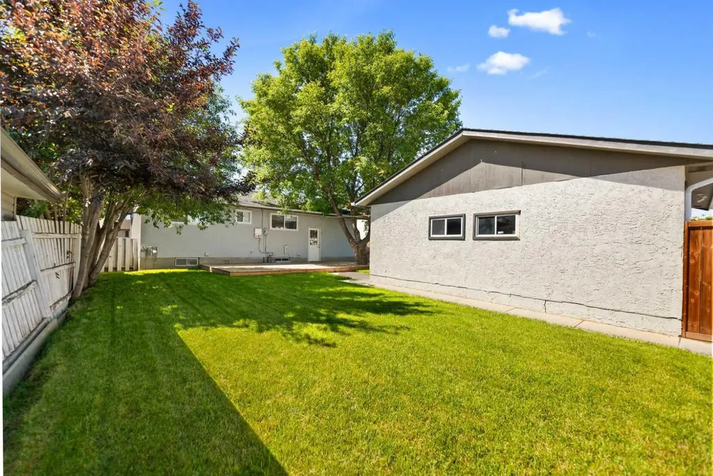 136 Maitland Drive NE Calgary AB T2A 5A5