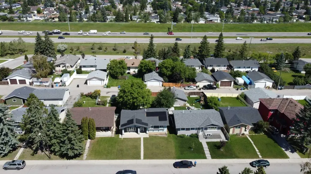 136 Maitland Drive NE Calgary AB T2A 5A5