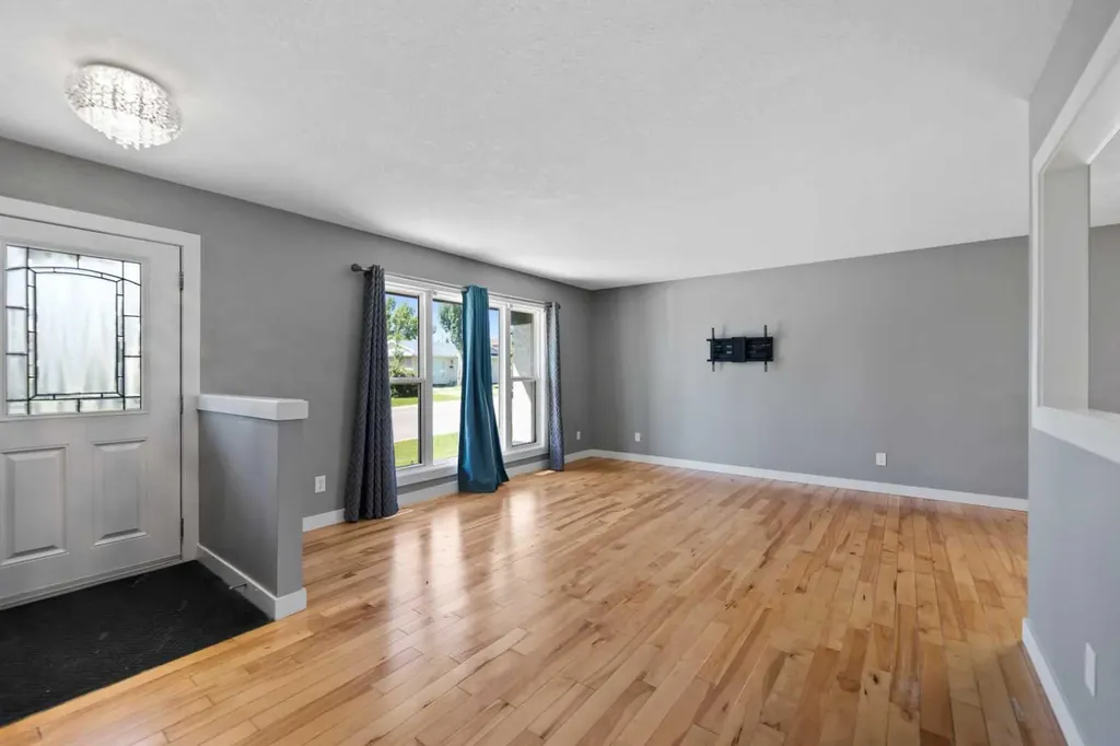 136 Maitland Drive NE Calgary AB T2A 5A5