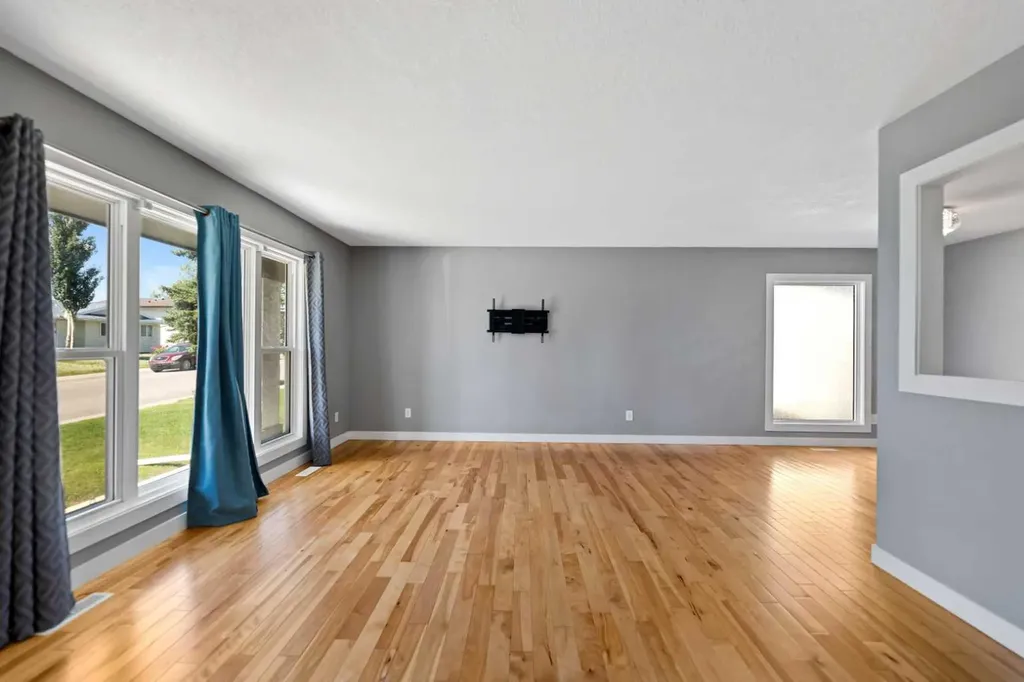136 Maitland Drive NE Calgary AB T2A 5A5