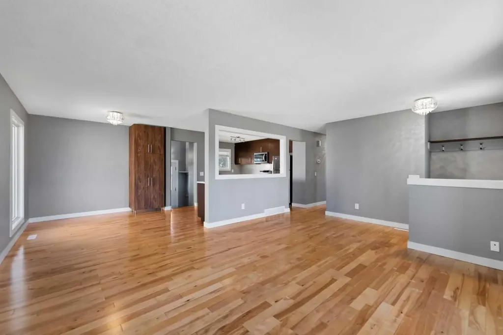 136 Maitland Drive NE Calgary AB T2A 5A5