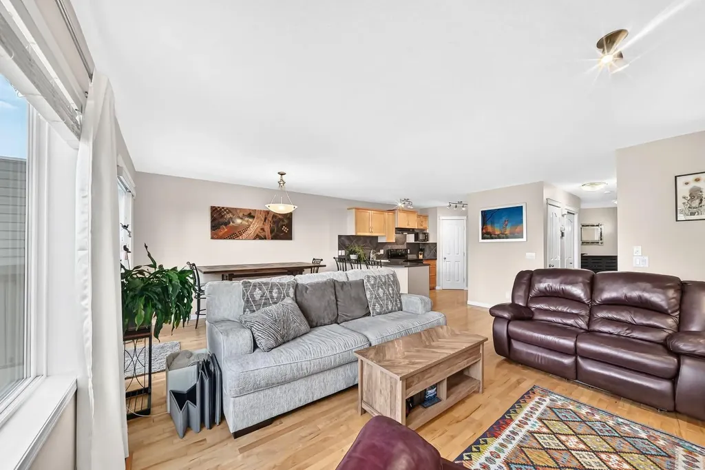 43 Rockmont Court NW Calgary AB T3G 5V8