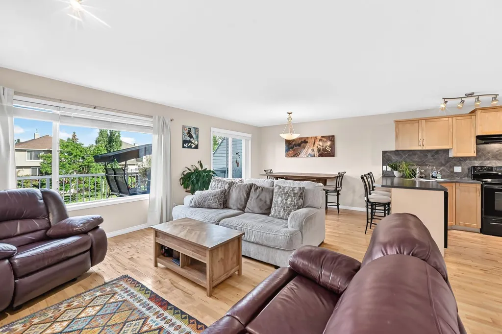 43 Rockmont Court NW Calgary AB T3G 5V8