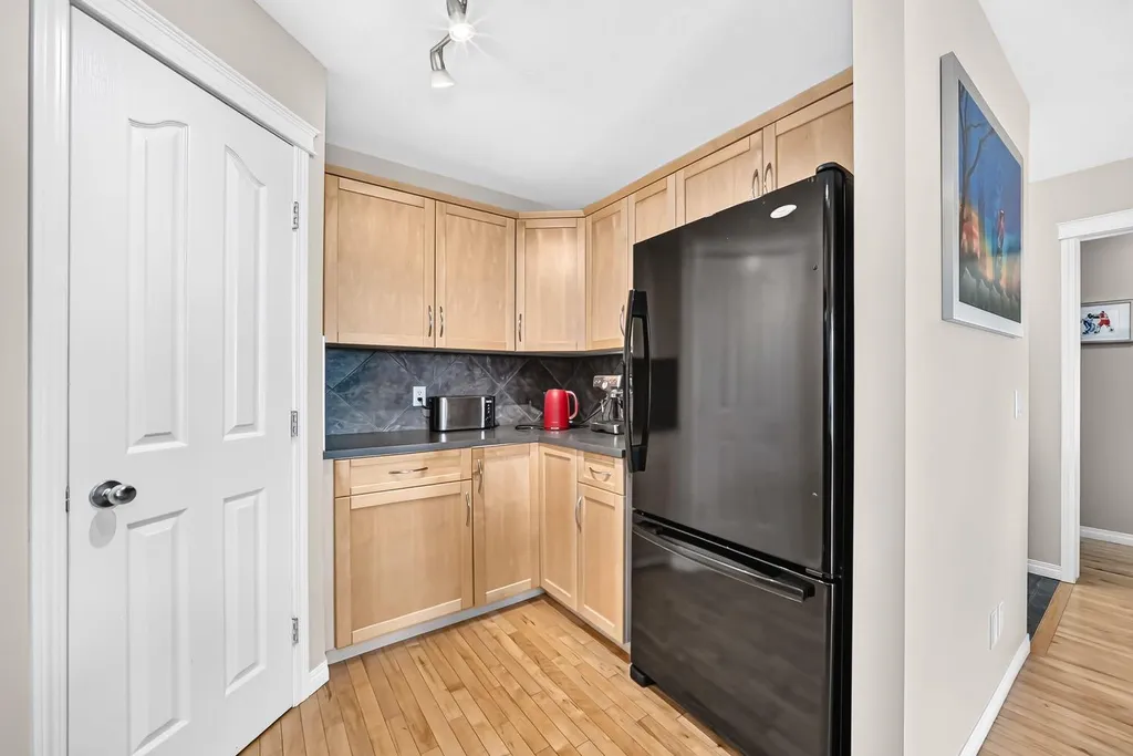 43 Rockmont Court NW Calgary AB T3G 5V8