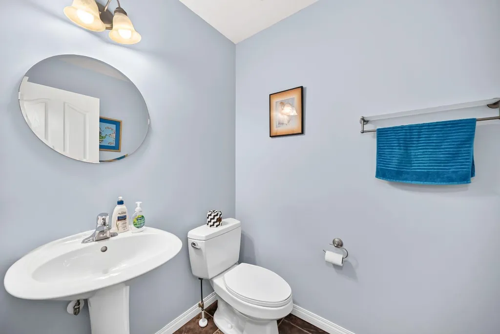 43 Rockmont Court NW Calgary AB T3G 5V8