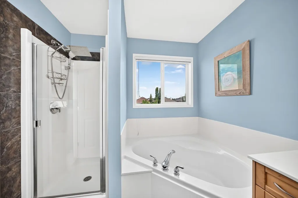 43 Rockmont Court NW Calgary AB T3G 5V8