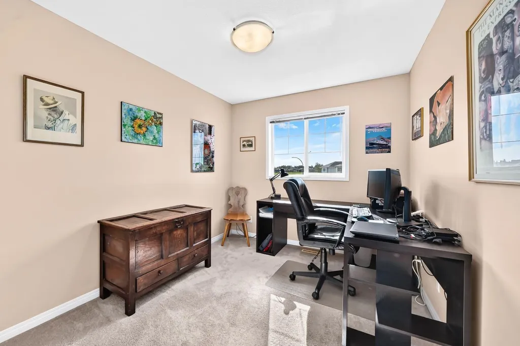 43 Rockmont Court NW Calgary AB T3G 5V8