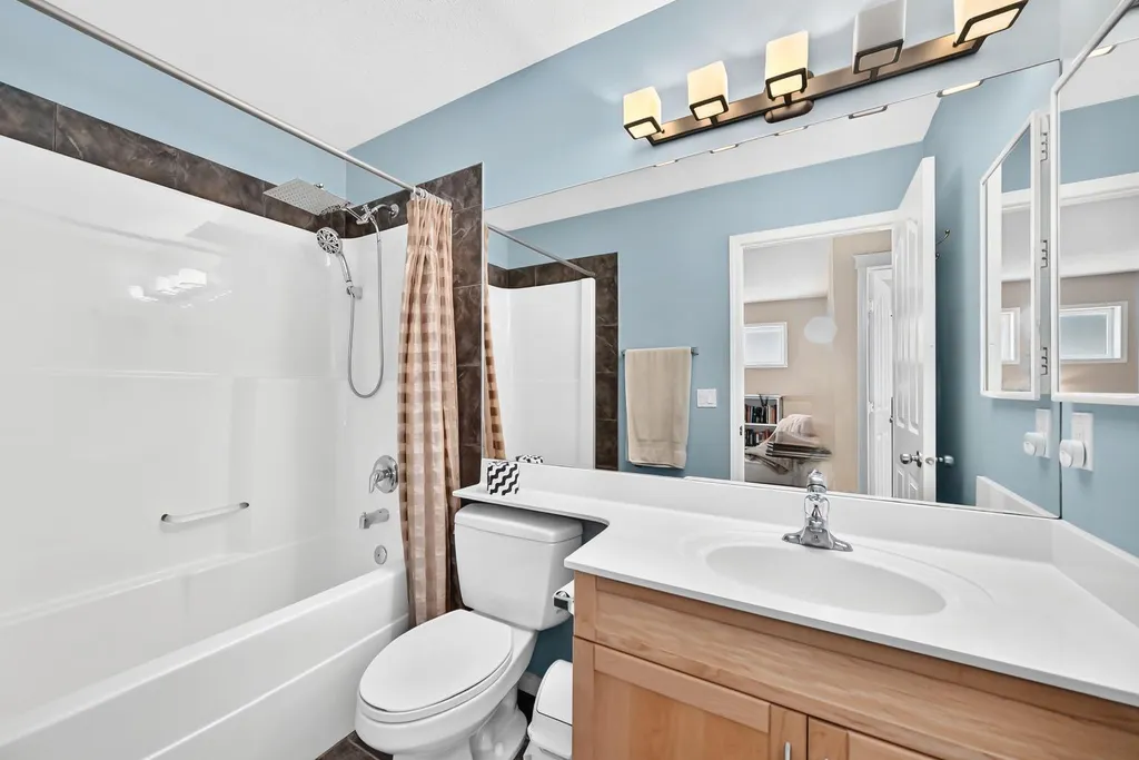 43 Rockmont Court NW Calgary AB T3G 5V8