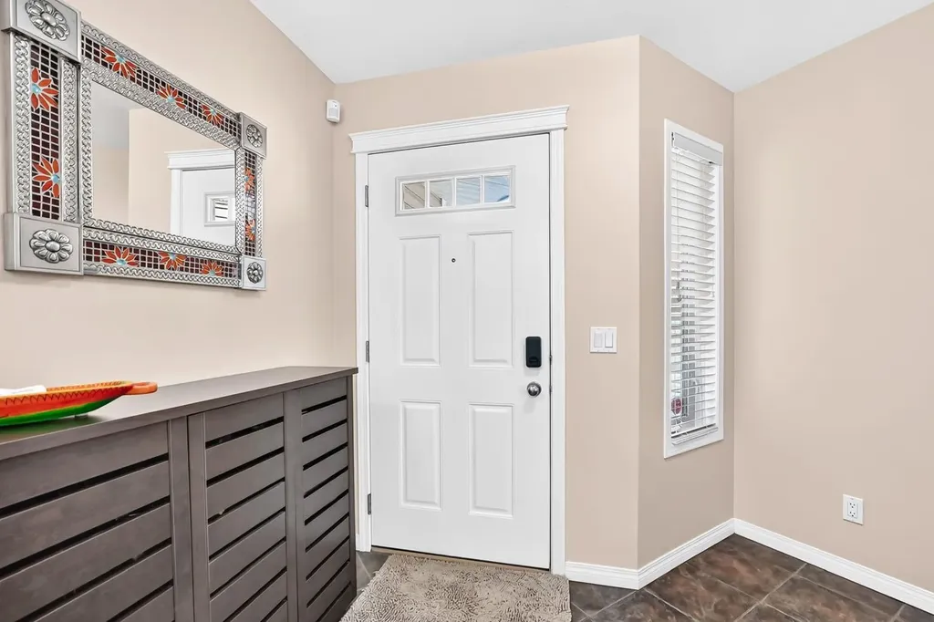 43 Rockmont Court NW Calgary AB T3G 5V8