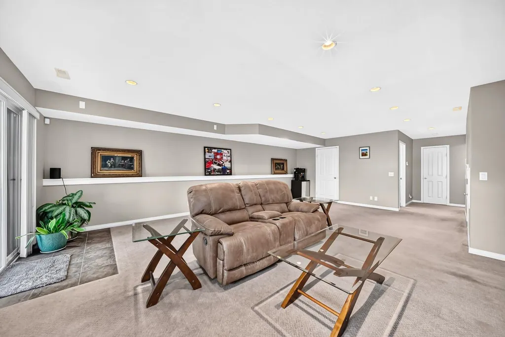 43 Rockmont Court NW Calgary AB T3G 5V8