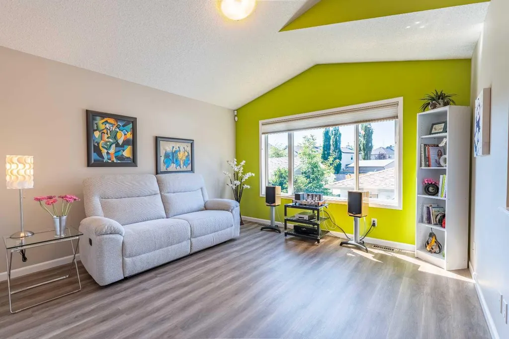 71 Copperfield Rise SE Calgary AB t2z 4v1