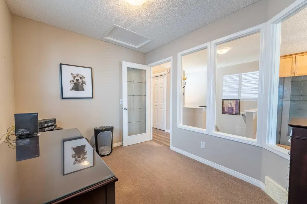 71 Copperfield Rise SE Calgary AB t2z 4v1