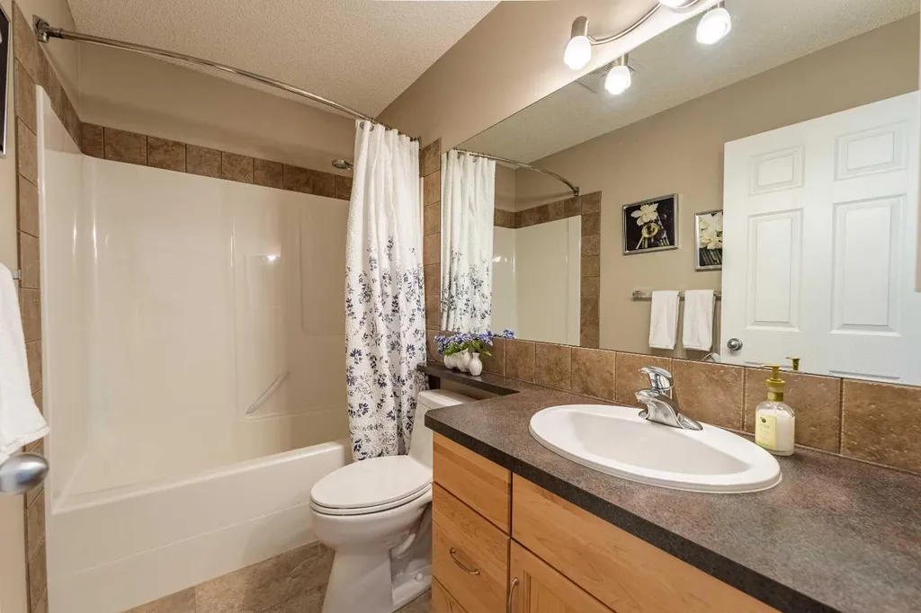 71 Copperfield Rise SE Calgary AB t2z 4v1