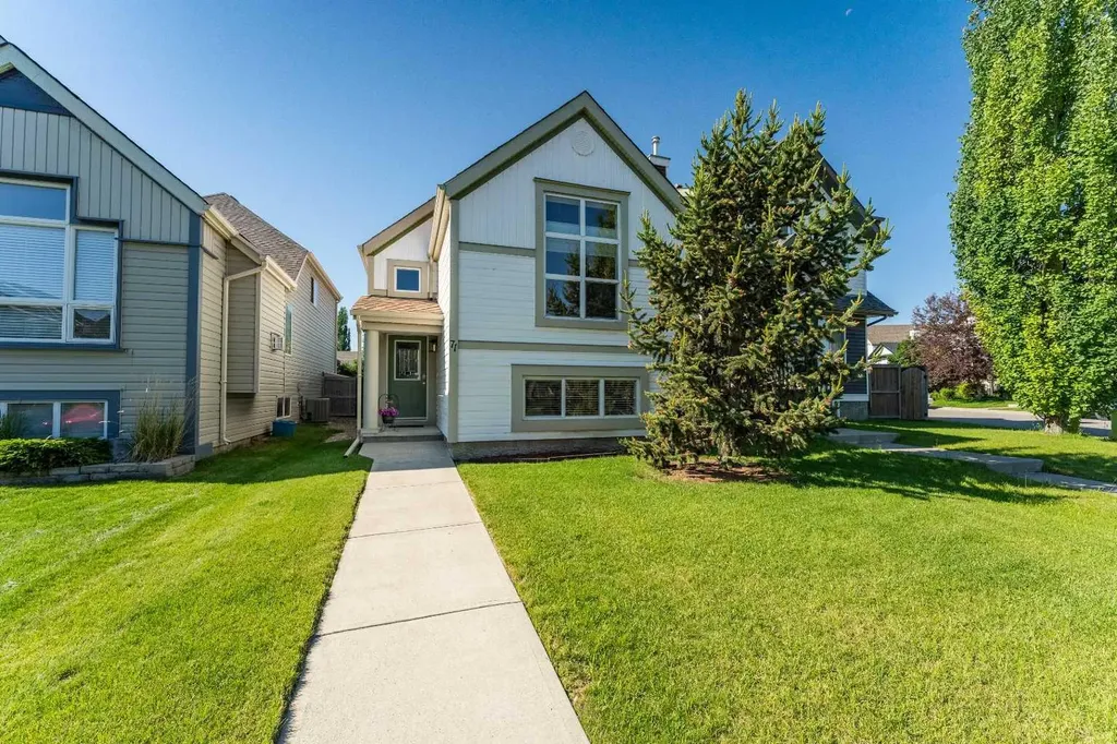 71 Copperfield Rise SE Calgary AB t2z 4v1
