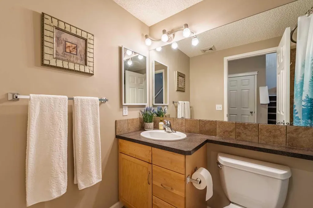 71 Copperfield Rise SE Calgary AB t2z 4v1