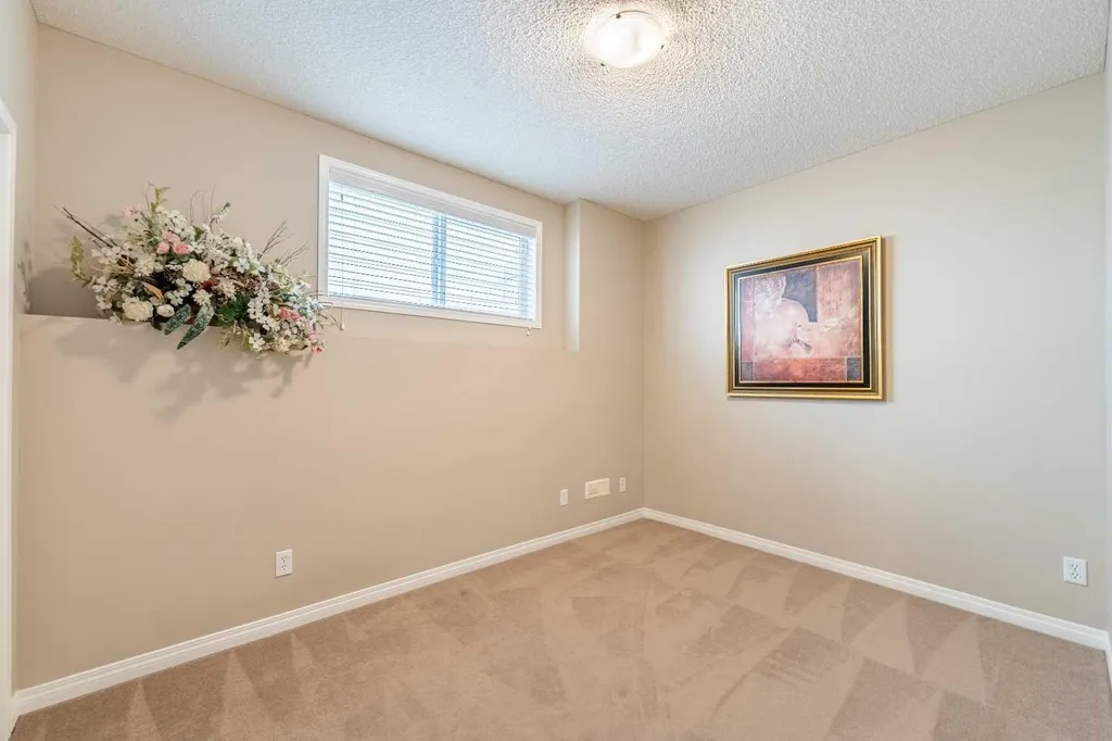 71 Copperfield Rise SE Calgary AB t2z 4v1