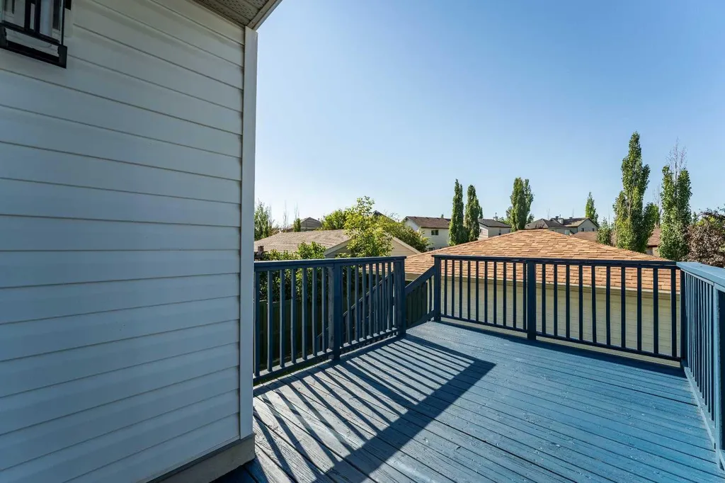 71 Copperfield Rise SE Calgary AB t2z 4v1