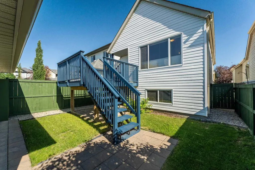 71 Copperfield Rise SE Calgary AB t2z 4v1