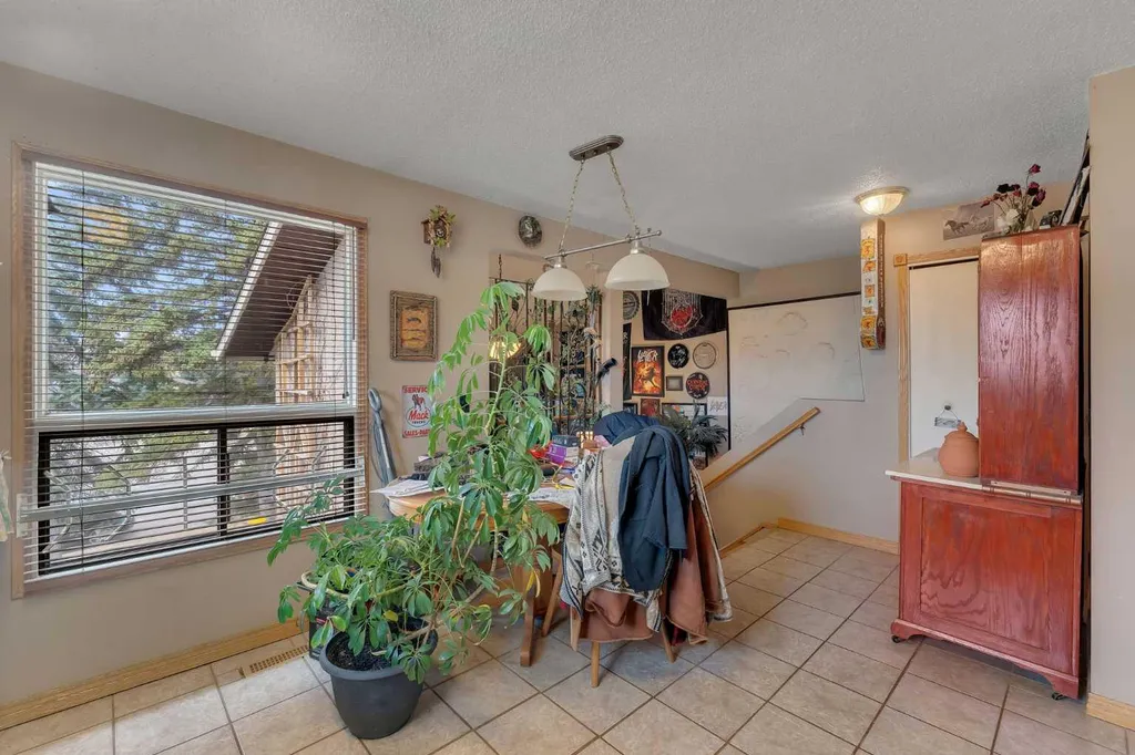 115 Deerfield Drive SE Calgary AB T2J 6T9