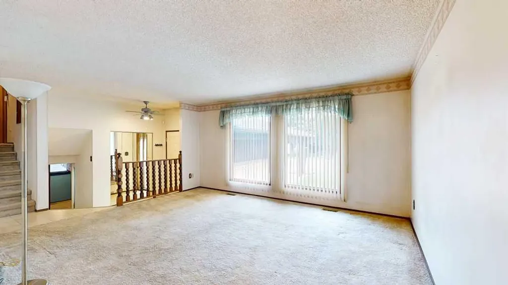 89 East Glen Drive SE Medicine Hat AB T1B 2Z7