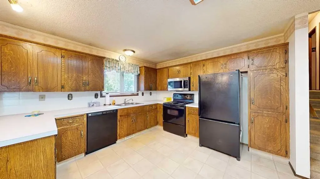 89 East Glen Drive SE Medicine Hat AB T1B 2Z7