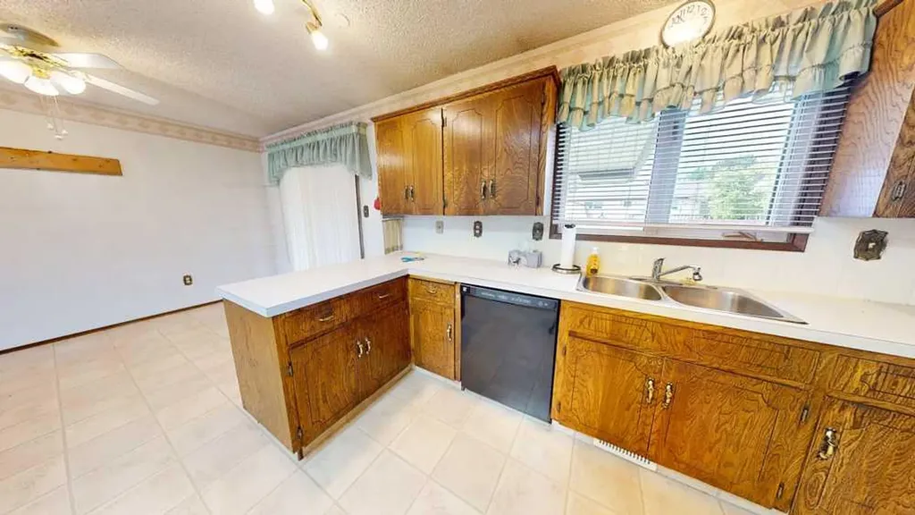 89 East Glen Drive SE Medicine Hat AB T1B 2Z7