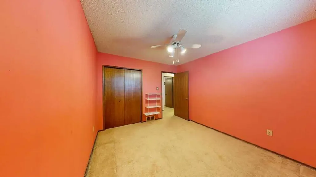 89 East Glen Drive SE Medicine Hat AB T1B 2Z7