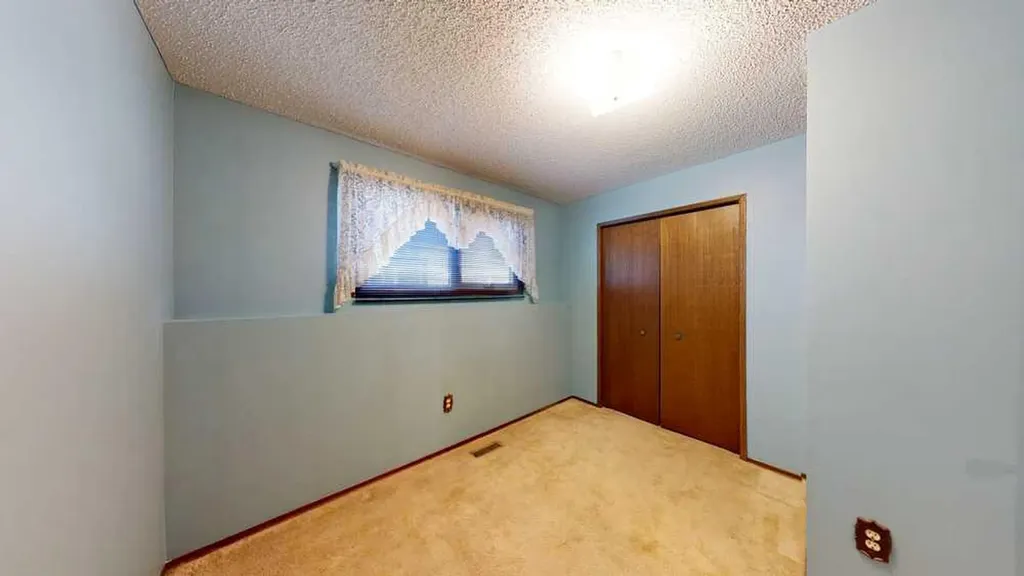 89 East Glen Drive SE Medicine Hat AB T1B 2Z7