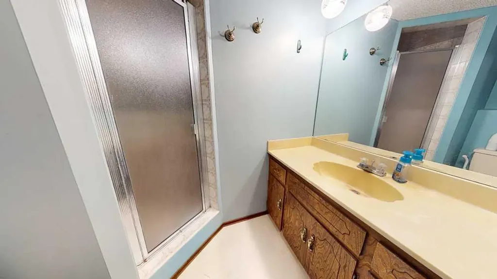 89 East Glen Drive SE Medicine Hat AB T1B 2Z7