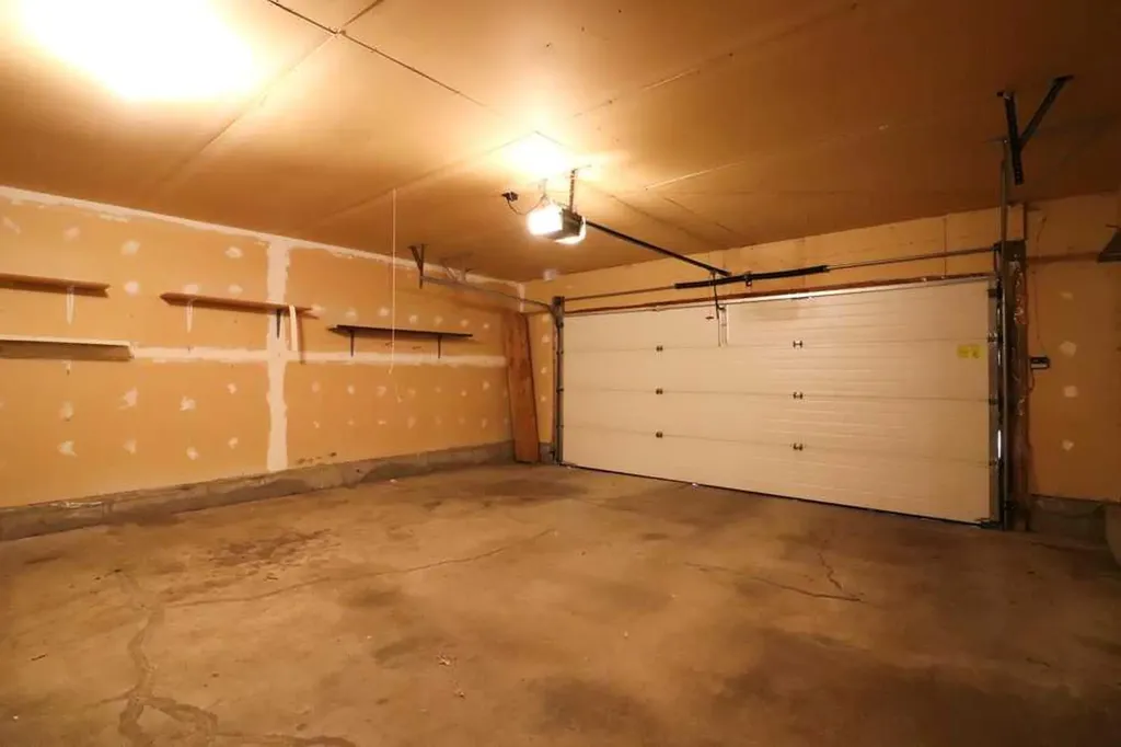 89 East Glen Drive SE Medicine Hat AB T1B 2Z7